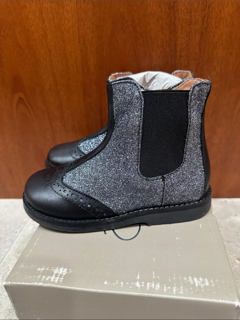 NIB Oca-Loca Leather Glitter Chelsea Boots EU 27/US 10.5
